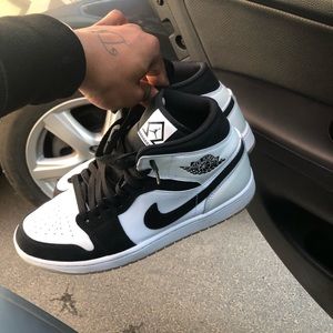 Diamond jordan 1s